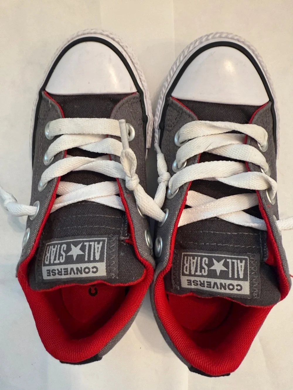 Converse Chuck Taylor All Star Street Trainers Sneakers Kids Size 11. Unisex